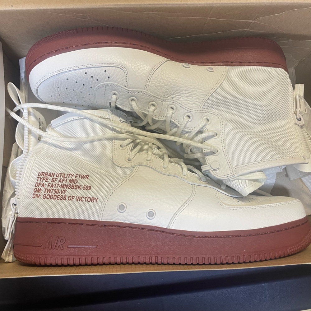 Nike SF Air Force 1 Ivory/Mars - NIB